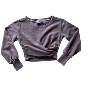 Cozy Women’s Cropped Sweatshirt in Brown